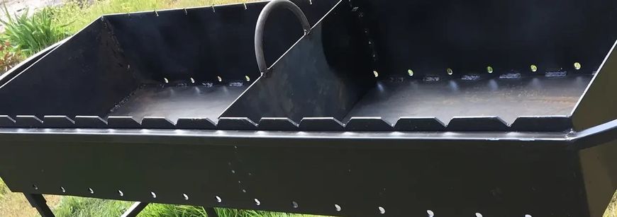 Мангал із дахом і дровницею на 20 шампурів 4 мм MД20-4D фото